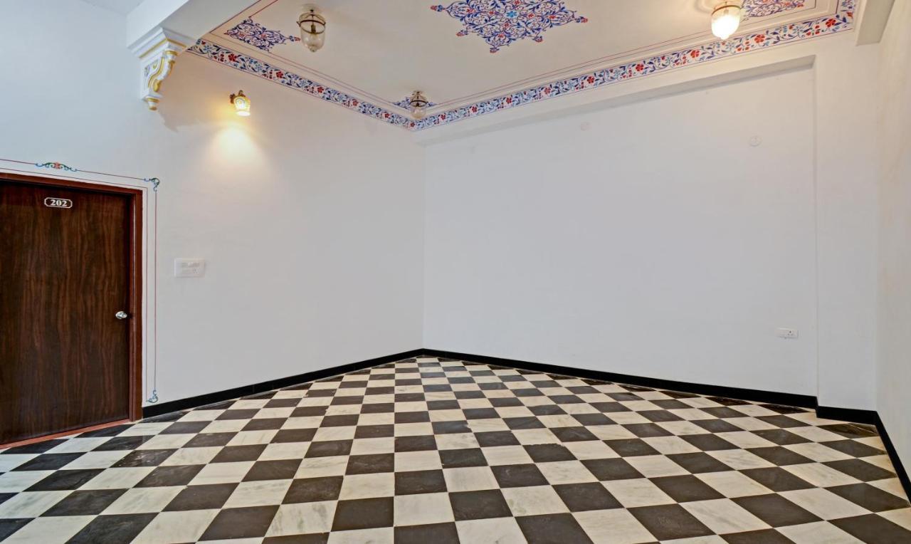Hotel Treebo Khakhri Haveli Udaipur Esterno foto
